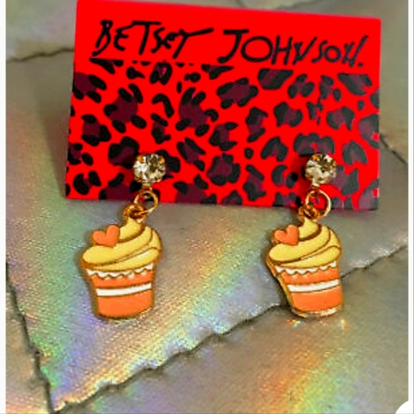Betsey Johnson Cupcake Earrings - Picture 1 of 2